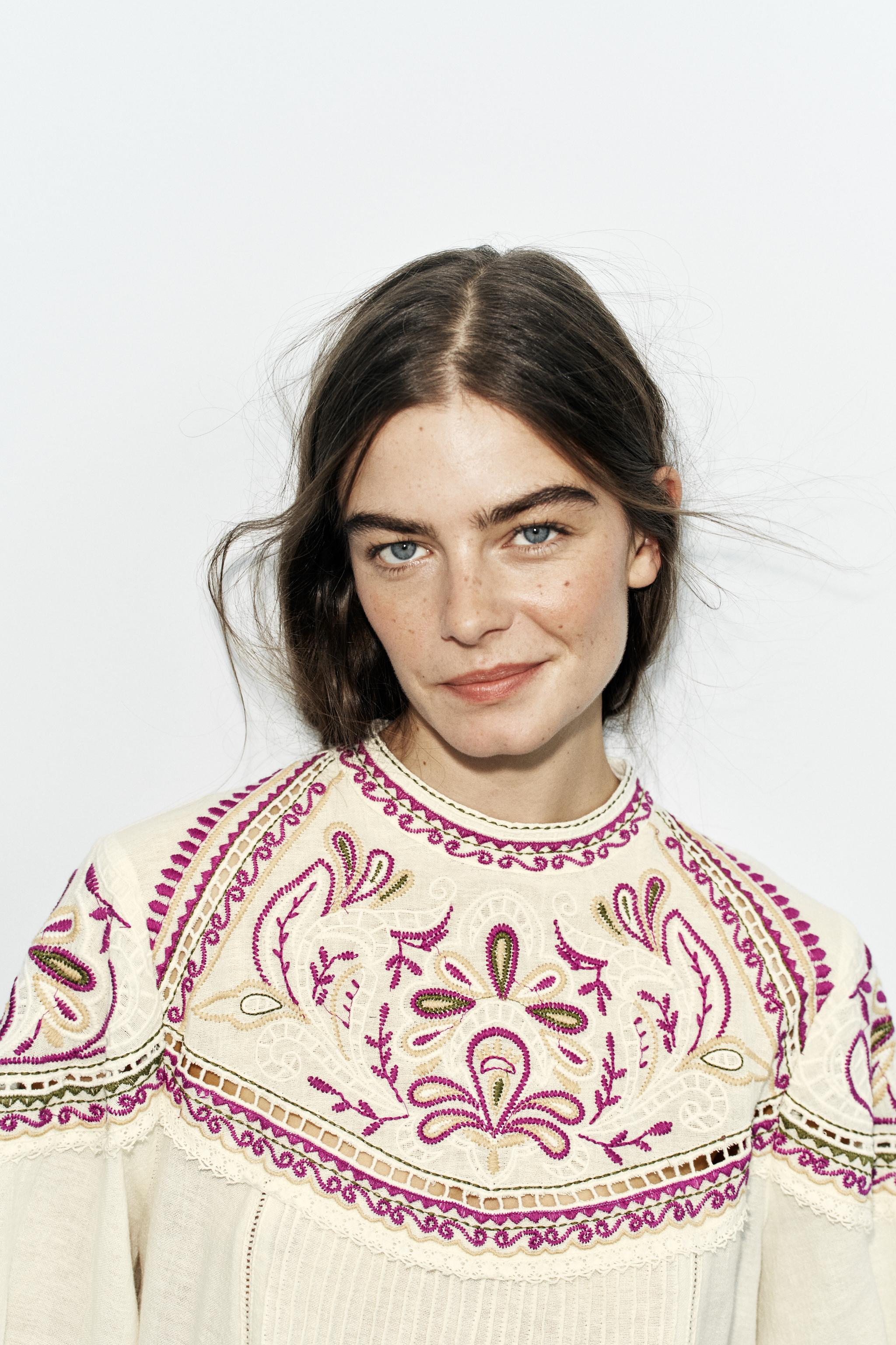 BLOUSE BRODÉE